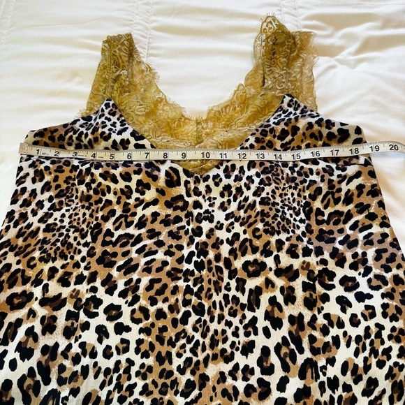 Umgee Leopard Print Lace Trim Top Tan/Brown Size S - Picture 8 of 9